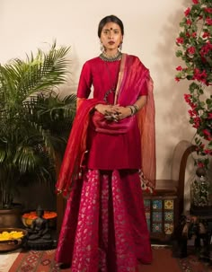 Kurta And Lehenga Style, Brocade Anarkali Dress, Kurta With Dupatta For Women, Karwachauth Look Ideas, Karwachauth Dress Ideas, Outfit Ideas Indian, Indian Outfit Ideas, Pastel Palettes, Kurtis For Women