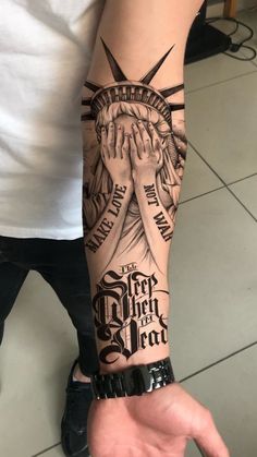 Erkek Dövme Tattoo Tato Naruto, Tato Maori, Tattoo Homme, Liberty Tattoo, Gangsta Tattoos, Men Tattoos Arm Sleeve, Forarm Tattoos, Tattoo Henna, Wrist Tattoos For Guys