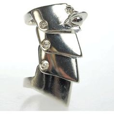 Armour ring, by Vivienne Westwood. (http://www.viviennewestwood.co.uk/shop/jewellery-watches/rings/armour-ring-silver-383/) Nana Ring, Armour Ring, Vivienne Westwood Ring, Vivienne Westwood Jewellery, Armor Ring, Dope Jewelry, Funky Jewelry, Jewelry Inspo, Pretty Jewellery