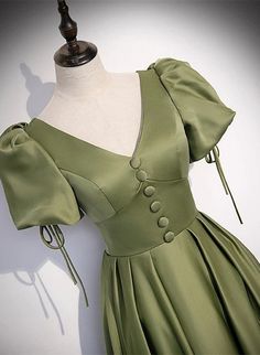 Green Satin A-Line Puffy Sleeves Robe de bal de ligne A, Verbe en V simple Robe de fête formelle
Informations sur le produit:
Matériel: satin
Silhouette: A-Line
Couleur: vert
Ourlet: longueur de plancher
Détail du dos: lacet-up Prom Dresses Satin, Sleeve Prom Dresses, Sweep Train Prom Dress, Prom Season, Dresses Satin, Prom Dresses For Teens, Corset Back, Simple Silhouette, Clover Green