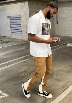 Rick Owens Converse Outfit Men, Black Man Concert Outfit, Men’s Nba Game Outfit, Black Male College Outfits, Mens Club Attire, Brown Outfits Black Men, Fine Men Outfits, Hbcu Men Fashion, Black Man Swag Outfits