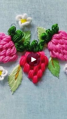 a video demonstrating how to make flower appliques