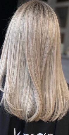 Cool Toned Blonde Hair Money Pieces, Dark Blonde Lob Straight, Platinum Champagne Blonde, Sand Blonde Hair With Highlights, Blonde Balayage Neutral, Champagne Blonde Hair With Highlights, Champagne Beige Blonde Hair, Blonde Beige Highlights, Cool Champagne Blonde Hair