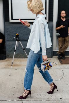 Paula Cademartori Mini Bag Street Style, 2016 Street Style, Street Style Bags, Street Style 2016, Nyfw Street Style, What To Wear Today, Street Style Inspiration, Best Bags, Fashion Week Street Style