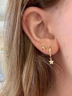 Aesthetic Double Ear Piercing, Pretty Double Piercings, Earrings Double Lobe, Ear Double Piercing, Double Star Earrings, Ear Piercings First And Second, 2nd Piercing Aesthetic, 2nd Love Piercing, Cute 2nd Piercing