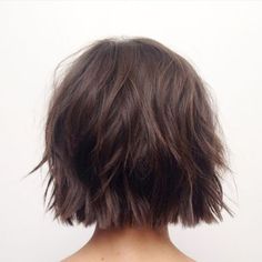 Hair Lob, Haircut Pixie, Hairstyles Layered, Haircut Medium, Choppy Bob Haircuts, Bob Hairstyles For Thick, Cut Hairstyles, Wavy Bob Hairstyles, Choppy Bob Hairstyles