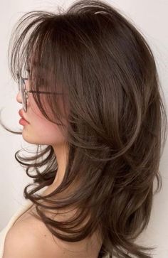 New Hair Color Trends, Hairstyles For Layered Hair, Haircuts For Wavy Hair, Haircuts For Medium Hair, Haircuts Straight Hair, Short Hair Haircuts, Cut My Hair, Hair Inspo Color, Medium Hair Cuts