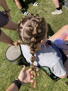 Race Day Hair, Football Hair, Ideas For Parties, Soccer Hair, Basketball Hairstyles, Gymnastics Hair, Hairstyles Design