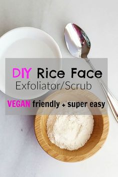 Exfoliator Diy, Diy Face Scrub, Face Exfoliator, Exfoliating Lip Scrub, Lip Scrub Diy, Rice Powder, Face Scrub Homemade, Homemade Facials