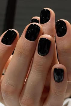 Office Nails, Short Fake Nails, Nagel Tips, Short Square Nails, Black Nail Polish, Her Nails, Black Nail, Nature Tattoos