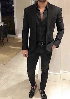 Prom Guys Outfits, Prom Men Outfit, Prom Outfits Men, Full Black Suit, Guys Prom Outfit, Black Prom Suits, Suits For Guys, Prom Outfits For Guys, Homecoming Outfits For Guys