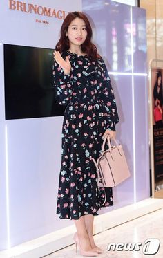 Park Shin Hye Heirs, Doctor Crush, Tree Of Heaven, Korean Style Clothes, Friend Of God, Asia Fashion, Park Min Young, Long Gown Dress