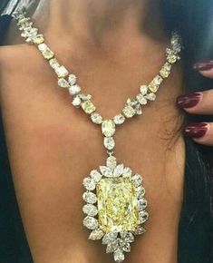 Yellow Diamond Pendant, Beautiful Diamond Necklace, Necklaces Ideas, Diamond Girl, Yellow Diamonds, Fancy Yellow Diamond, Party Necklace, John Hardy, Fabulous Jewelry