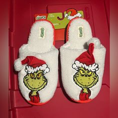 These Grinch Stole Christmas Women’s Slippers Are So Cozy And Comfortable. Be Ready For Those A Christmas Movies And Hot Chocolate With These Adorable Slippers. The Foot Bed Is Sherpa And The Top Has Mr. Grinch’s Face. The Sole Is Rubber For Non Slipping. Great To Keep Or To Give Anyone Who Live The Grinch! Grinch Slippers, North Face Slippers, House Slippers Womens, Fuzzy Sandals, Buffalo Plaid Scarf, Holiday Slippers, Fun Slippers, Mr Grinch, Christmas Slippers