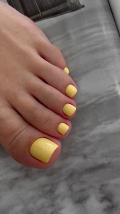 Summer Nails Pedicure, Yellow Toe Nails, Summer Pedicure, Gel Toe Nails, Acrylic Toe Nails, Pretty Toe Nails, Summer Toe Nails, Cute Toe Nails