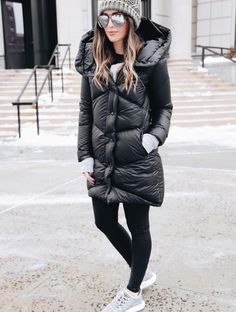 Ponlas hasta adelante en tu armario. Ootd Idea, Winter Outfits Cold, Puffy Coat, Athleisure Outfits, Winter Outfits For Work, Fashion Weeks, Shoes Brand, Winter Outfits Women