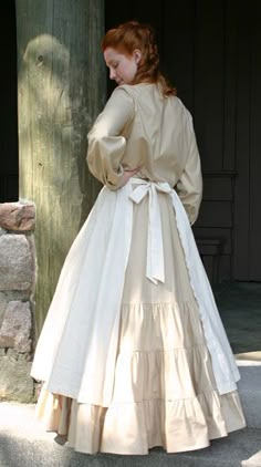 American Pioneers Aesthetic Outfit, American Pioneers Aesthetic, Pioneer Dresses, Long Vintage Dresses, Skirt Layering, Pioneer Costume, Pioneer Clothing, Skirt Layers, Pioneer Trek