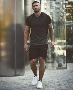 Mens Casual Suits, Gym Outfit Men, Men With Street Style, Stylish Men Casual, Ootd Outfits, Mens Casual Dress Outfits, Mens Workout Clothes