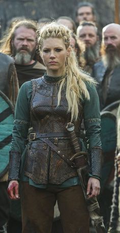 Lagertha Costume, Viking Shield Maiden, Lagertha Hair, Vikings Lagertha, Viking Warrior Woman, Viking Cosplay, Viking Costume, Viking Women, Katheryn Winnick