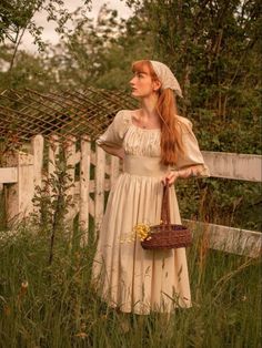 Cottagecore Aesthetic People, Cottage Core Aesthetic Outfit, Cottagecore Girl, Cottage Core Dresses, Long Flower Dress, Cottagecore Dresses, Farm Dress, Cottage Core Dress, Southern Outfits