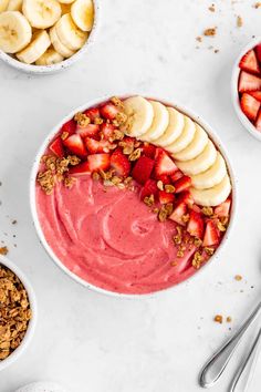 Strawberry Banana Smoothie Bowl Kawa Starbucks, Diy Kombucha, Banana Smoothie Bowl, Strawberry Banana Smoothie, Healthy Food Dishes, Smoothie Bowl Recipe, Healthy Food Motivation, Strawberry Banana, Banana Smoothie