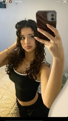 Cute Makeup Looks, Aesthetic People, Foto Ideas Instagram, Ideas Para Fotos, Pretty Ppl, Curly Girl, Dream Hair, Pretty Selfies, Pretty Makeup