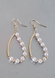 Aretes Diy, Diy Earrings Pearl, Earrings Diy Handmade, Beaded Jewelry Earrings, Pretty Jewelry Necklaces, Beaded Jewelry Tutorials