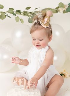 "♥ This Listing: PALE GOLD party hat with BABY PINK pom trim/pom top + BABY PINK glitter birthday number ♥ Size: Hats measure 3.5\" tall by 2\" wide, and have skinny elastic headband meant to be worn around the back of the head (not under chin) ♥ Find all of our precious items here: https://www.etsy.com/shop/cutestlittleparty ♥ Share: Please tag your photos on Instagram @CutestLittleParty so we can show you some love! ♥ Please Read Our Shipping Policies: https://www.etsy.com/shop/CutestLittlePar Sweet One First Birthday, Bday Pictures, First Birthday Hat, Glitter Hat, Cake Photoshoot, Cake Smash Outfit Girl, Cake Smash Pictures, 1st Birthday Hats, First Birthday Outfit Girl