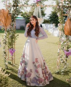 Laraib Rahim, Bridal Shower Purple, Indian Bridesmaid Dresses, Lehenga Designs Simple, Indian Bride Outfits, Bridal Lehenga Collection, Bridal Shower Outfit, Fancy Dresses Long, Design 2023