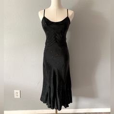 100% Silk Outer With Poly Lining. Bias Cut Slip With Slightly Fluted Hem Line That Flutters Nicely When The Wearer Moves. Adjustable Spaghetti Straps And Soft V-Neckline. Nwot. Pit: 19” Length (Bustline To Hem): 42.5” Dresses Silk, Long Gowns, Hoco Dresses, Long Gown, Silk Dress, Spaghetti Strap, Spaghetti, Prom Dresses, Midi Dress