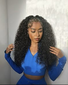 Feed in braids with curly hair at the back, stitch braids with leave out, Braids In The Front Curls In The Back, Weaving Hairstyles, Curly Hair Sew In, Curly Sew In, Quick Weaves, Real Wigs, Ghana Weaving, Feed In Braids, Twisted Hair