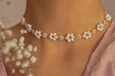 Daisy Bead Necklace, White Flower Choker, Flower Bead Necklace, Flower Choker