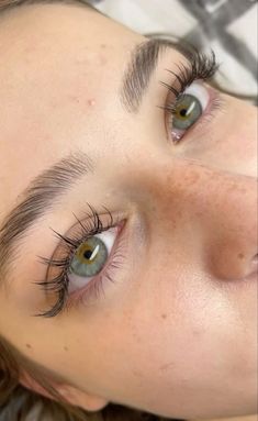 Long Thick Eyelashes, Natural Fake Eyelashes, Lashes Fake Eyelashes, Natural False Lashes, Wispy Eyelashes, Eyelash Extensions Styles, Perfect Eyelashes, Natural Eyelash Extensions, Swag Makeup