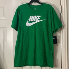 Nike Men’s Tee Shirt Size - M Style - Dr0515-374 Color - Apple Green *** Brand New Nike Green Graphic Print T-shirt, Nike Green T-shirt For Streetwear, Basic Green T-shirt With Logo Print, Nike Green Sports T-shirt, Nike Green T-shirt With Graphic Print, Green Pre-shrunk Sports Shirt, Green Sporty Shirt With Logo Print, Sporty Green Shirt With Logo Print, Green Short Sleeve Shirt With Logo Print