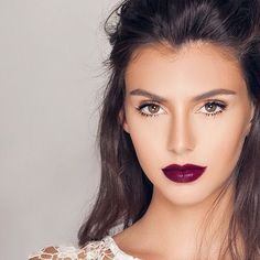 That lip color ! Wedding Makeup For Brunettes, Burgundy Lips, Wedding Makeup For Brown Eyes, Brunette Makeup, Natural Wedding Makeup