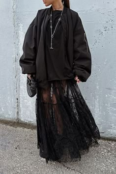 Mesh Skirt Outfit, Rok Outfit, Black Lace Skirt, Insta Outfits, Maxi Lace Skirt, Casual Chique, Leisure Fashion, Cooler Look, Looks Street Style