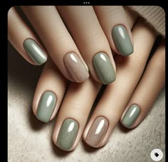 Chrome Olive Green Nails, Manicure Ideas 2024, Nail Art Green Designs, Short Gel Nail Designs Classy Simple, Green And Beige Nails, Sage Green Nails Design, Sage Nails Design, Sage Green Nail Ideas, Nail Ideas Green