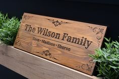 PERSONALIZED Wood Sign With Family Name and Members Custom - Etsy Fall Garden Flag, Family Wood Signs, Personalized Wood Signs, Engraved Sign, Talavera Tiles, Wooden Planks, Hand Painted Wood, Engraved Wood, Family Signs