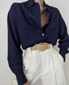 Women Black Button Down Outfit, Dark Blue Button Down Shirt Outfit, Look Office, Business Outfits Women, Classy Work Outfits, School Looks, Neutral Outfit, Clothing Line, Curated Vintage