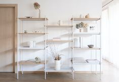 1 Nobonobo_regal_Bamba_Syten_proj_Mleko_Living Minimalist Shelving, Black And White Furniture, Shelf Arrangement, Module Design, Minimalist Shelves, Modular Display, Living Room Furniture Ideas, Room Furniture Ideas, Bookcase Styling