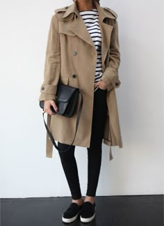 Long Overcoat // Striped Tee // Black Skinnies // Slip On Sneakers // Casual // Cocktail // Winter Raincoat Outfit, Looks Pinterest, Trench Coat Outfit, Coat Outfit, Looks Street Style