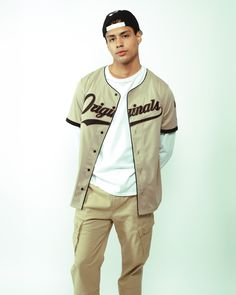 Step up your fall style with Brooklyn Cloth’s 'Originals Baseball Jersey'! Click the Link Below! Styles Clothing, Campus Outfit, Streetwear Styles, College Style, Urban Streetwear, Streetwear Clothing, Drawing Clothes, Street Wear Urban, College Fashion