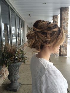 Loose wavy updo by Alyssa at Avante Salon and Spa, West Chester PA Wedding Hairstyles Loose Curls, Wavy Updo, Updo Ideas, Hairstyles Inspiration, Curly Wedding Hair, Bridal Hair Inspiration, West Chester Pa, Peinados Recogidos, West Chester