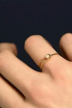 Gold Rings Fashion, Gold Ring Designs, Jewelry Design Earrings, Classy Jewelry, Handmade Wire Jewelry, Jewelry Lookbook, Fancy Jewelry, Hand Jewelry, Girly Jewelry