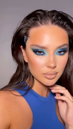 Avatar Eye Makeup, Avatar Eyeshadow, Make Up Bleu, Avatar Make Up, Blue Mermaid Makeup, Makeup Blu, Blue Glam Makeup, Blue Makeup Ideas, Avatar Makeup