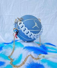 Kida Disney, Basketball Purse, Blue Bridal Earrings, Basketball Bag, Trendy Purses, My Style Bags, Cute Nike Outfits, Luxury Bags Collection, Girly Bags