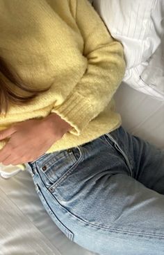 Yellow Sweater Outfit Fall, Yellow Sweater Outfit, Garment Of Praise, Yellow Outfits, Sweater Outfit, Casual Day Outfits, Fall Fits, Outfit Fall, Winter Fits