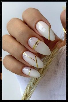 Almond Nails Fall Nails Inspiration Acrylic Nails Line Nail Designs Gold Tip Nails, White And Gold Nails, Line Nail Designs, White Almond Nails, White Nails With Gold, Line Nail Art, Golden Nails, Gold Nail Designs, Gold Nail Art