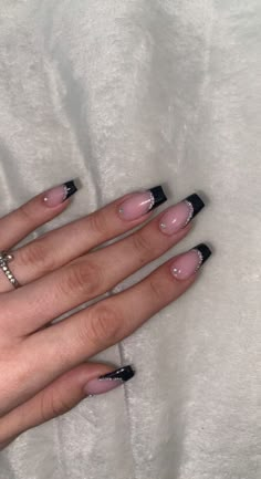 Nail Ideas Shapes, Acrylic Nails With Black Design, Black French Tip With Gold Line, Emo French Tip Nails, Nails For Homecoming Black, Classy Baddie Nails Black, Black Nail Inspo For Prom, Squoval Nails Long, Black Almond Acrylic Nails