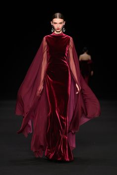 Chiara Boni La Petite Robe Fall 2024 Ready-to-Wear Runway, Fashion Show & Collection Review [PHOTOS] Look Gatsby, Chiara Boni, Outfit Trends, Fantasy Fashion, Looks Style